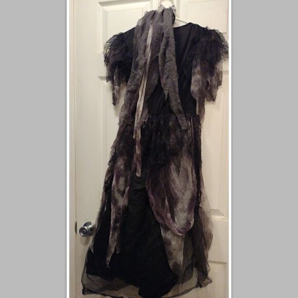 Halloween Costume Cemetery Bride costume Gown veil headpiece Size 12-14 - Picture 2 of 5